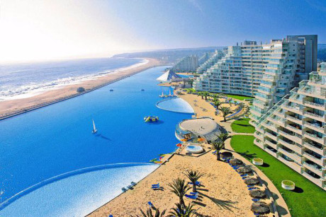 San Alfonso Del Mar, Chile: Đây là hồ bơi lớn nhất thế giới với diện tích 20 ha và bạn có thể gọi nó là biển nhân tạo cũng được, lớn nhất thế giới.